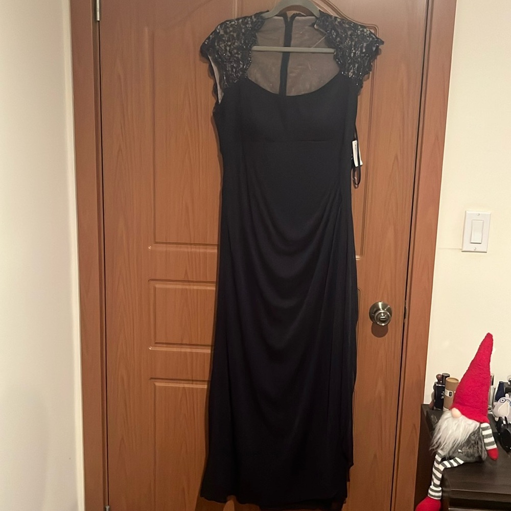 Never worn flattering blue dress